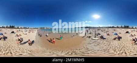 420 x 180 Grad-Panorama: Bondi Beach, Sydney, Australie/ 420 x 180 degrés panorama: Bondi Beach, Sydney, Australie. Banque D'Images