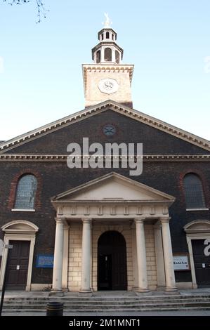 St Peter's Church (1721), près d'Oxford Street, Londres, Royaume-Uni. Banque D'Images