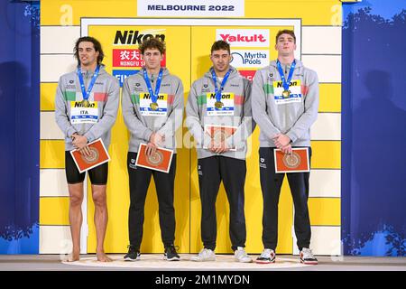 Melbourne, Australie. 13th décembre 2022. Thomas Ceccon, Paolo Conte Bonin, Leonardo Deplano et Alessandro Miressi d'Italie réagissent après avoir remporté la médaille d'or, avec un nouveau record du monde, lors de la finale des hommes du Relais Freestyle 4x100m lors des Championnats du monde de natation de la FINA au Melbourne Sports and Aquatic Centre à Melbourne, Australie, 13 décembre, 2022. Photo Giorgio Scala/Deepbluemedia/Insidefoto crédit: Insidefoto di andrea staccioli/Alamy Live News Banque D'Images