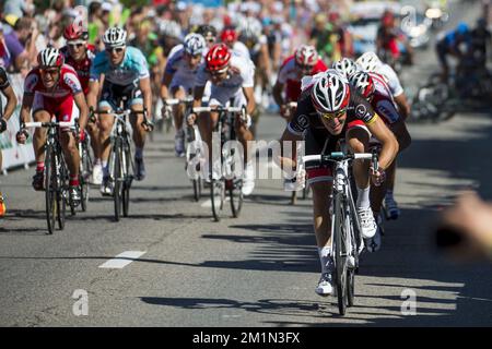 20120723 - BEAUFAYS, BELGIQUE: Italien Giacomo Nizzolo de Team RadioShack Nissan Trek sprints pour la fin de la troisième étape de la course cycliste Tour de Wallonie, à 185,9 km de Marche-en-Famenne à Beaufays, lundi 23 juillet 2012. BELGA PHOTO NICOLAS LAMBERT Banque D'Images
