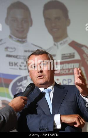 20120831 - ANVERS, BELGIQUE: BKCP Président de la comité du directeur Paul Lembrechts photographié lors de la présentation de l'équipe de cyclocross BKCP-PowerPlus pour la prochaine saison 2012-2013, vendredi 31 août 2012 à Anvers. BELGA PHOTO VIRGINIE LEFOUR Banque D'Images