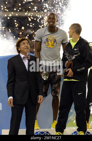 20120907 - BRUXELLES, BELGIQUE : Le Premier ministre belge Elio Di Rupo, la jamaïcaine Usain Bolt et l'athlète belge Kevin Borlee photographiés lors de la cérémonie des vainqueurs de la course de diamants à la rencontre de la Ligue de diamants Ivo Van Damme au stade Roi Baudouin (Boudewijnstadion/ Stade Roi Baudouin) à Bruxelles, le vendredi 07 septembre 2012. BELGA PHOTO ERIC LALMAND Banque D'Images