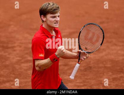 20120914 - BRUXELLES, BELGIQUE: David Goffin Belge célèbre lors du deuxième match de la coupe Davis entre la Belgique et la Suède, pour le Groupe mondial au Royal Primerose tennis Club à Bruxelles, le vendredi 14 septembre 2012. Le belge David Goffin (ATP 56) et le suédois Andreas Vinciguerra jouent le deuxième du cinquième match. BELGA PHOTO VIRGINIE LEFOUR Banque D'Images