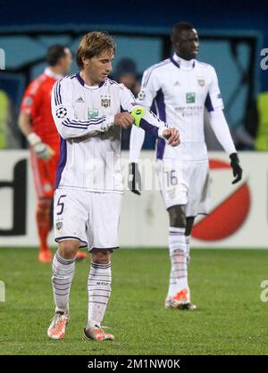 BANDERIN DE FUTBOL SEMIGRANDE DEL EQUIPO BELGA ANDERLECHT MUY ... - eBay BANDERIN DE FUTBOL SEMIGRANDE DEL EQUIPO BELGA ANDERLECHT MUY ... - eBay