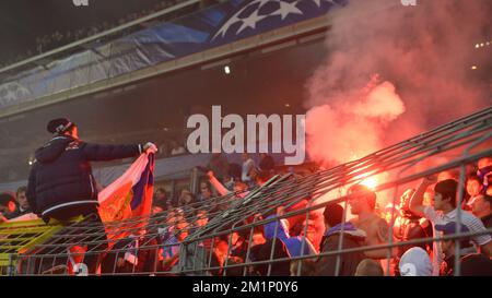 20121106 - BRUXELLES, BELGIQUE : les supporters de Zenit photographiés lors du match entre l'équipe belge de football de première division RSC Anderlecht et l'équipe russe FC Zenit Saint Petersburg dans le groupe C du tournoi de la Ligue des champions de l'UEFA, mardi 6 novembre 2012 à Bruxelles. BELGA PHOTO ERIC LALMAND Banque D'Images