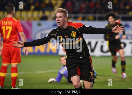 Kevin de Bruyne, de Belgique, célèbre après avoir marqué le but 0-1 lors d'un match de l'équipe nationale belge de football « Red Devils » contre l'équipe nationale macédonienne de football, le vendredi 22 mars 2013 à Skopje, République de Macédoine. Le jeu fait partie des matchs de qualification pour la coupe du monde de la FIFA 2014. Banque D'Images