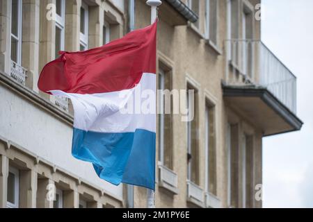 20130524 - LUXEMBOURG, LUXEMBOURG: L'illustration montre le drapeau néerlandais lors de la première visite à l'étranger du roi hollandais Willem-Alexander et de la reine Maxima à Luxembourg, vendredi 24 mai 2013. BELGA PHOTO NICOLAS LAMBERT Banque D'Images