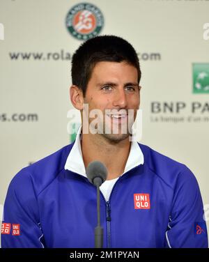 20130524 - PARIS, FRANCE: Serbe Novak Djokovic photographié lors d'une conférence de presse en prévision de l'ouverture du tennis français Roland Garros 2013, au stade Roland Garros à Paris, le vendredi 24 mai 2013. Le tournoi de tennis Roland Garros Grand Chelem se déroule du 21 22 mai au 09 juin 2013. BELGA PHOTO ERIC LALMAND Banque D'Images