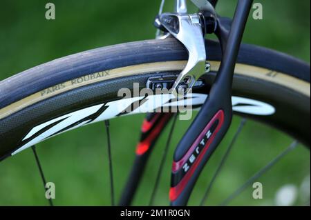 L'illustration montre le vélo Paris-Roubaix de Tom Boonen pendant la journée de fan de l'équipe belge Omega Pharma-Quick Step, dimanche 02 juin 2013 à Wachtebeke. BELGA PHOTO YORICK JANSENS Banque D'Images