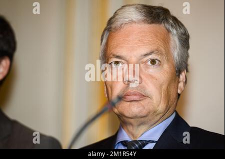 20130703 - BRUXELLES, BELGIQUE: Vice-Premier ministre et ministre des Affaires étrangères Didier Reynders (M. libéraux francophones) photographié lors d'une conférence de presse après une réunion de Kern, une réunion restreinte des ministres au bureau du Premier ministre à Bruxelles, Mercredi 03 juillet 2013.a 18h00 ce soir, le roi Albert II de Belgique a annoncé au peuple belge son interdiction du trône le 21 juillet. BELGA PHOTO LAURIE DIEFFEMBACQ Banque D'Images