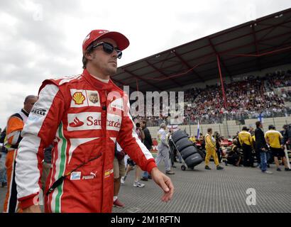 Espagnol Fernando Alonso de Ferrari photographié au Grand Prix F1 de Belgique, à Spa-Francorchamps, dimanche 25 août 2013. Le Grand Prix de Formule 1 Spa-Francorchamps a lieu ce week-end, du 23 au 25 août. BELGA PHOTO ERIC LALMAND Banque D'Images