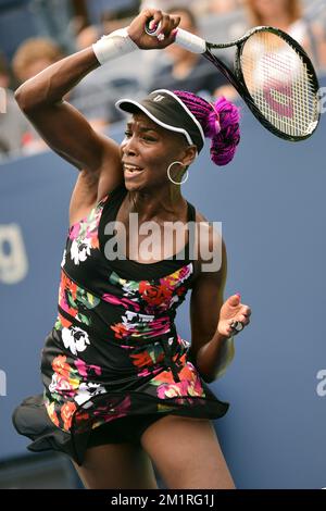 American venus Williams photographié lors du premier match entre le Belge Kirsten Flipkens (WTA 12) et le US venus Williams lors du tournoi de tennis américain Open Grand Chelem, à Flushing Meadows, à New York City, États-Unis, le lundi 26 août 2013. BELGA PHOTO YORICK JANSENS Banque D'Images