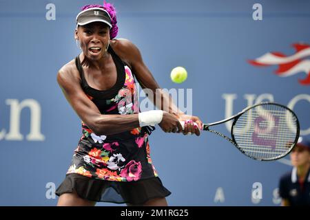 American venus Williams photographié lors du premier match entre le Belge Kirsten Flipkens (WTA 12) et le US venus Williams lors du tournoi de tennis américain Open Grand Chelem, à Flushing Meadows, à New York City, États-Unis, le lundi 26 août 2013. BELGA PHOTO YORICK JANSENS Banque D'Images