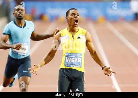 Warren Weir de la Jamaïque célèbre en franchissant la ligne d'arrivée pour remporter l'épreuve Men 200m et le classement de la ligue des diamants lors de la rencontre Memorial Van Damme Athletics, dernière étape de la ligue des diamants de l'IAAF, au stade Roi Baudouin (Boudewijnstadion/ Stade Roi Baudouin) à Bruxelles, le vendredi 06 septembre 2013. BELGA PHOTO BRUNO FAHY Banque D'Images