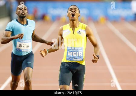 Warren Weir de la Jamaïque célèbre en franchissant la ligne d'arrivée pour remporter l'épreuve Men 200m et le classement de la ligue des diamants lors de la rencontre Memorial Van Damme Athletics, dernière étape de la ligue des diamants de l'IAAF, au stade Roi Baudouin (Boudewijnstadion/ Stade Roi Baudouin) à Bruxelles, le vendredi 06 septembre 2013. BELGA PHOTO BRUNO FAHY Banque D'Images