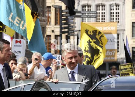 Roi Philippe - Filip de Belgique photographié lors de l'entrée joyous-Blijde Intrede-Joyeuse entrée du roi Filip et de la reine Mathilde pour se présenter au public dans les différentes capitales provinciales, à Louvain, Brabant flamand, vendredi 06 septembre 2013. BELGA PHOTO NICOLAS MATERLINCK Banque D'Images