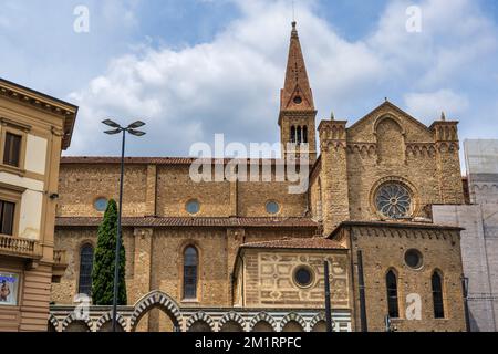 Basilique Santa Maria Novella de la Piazza della UNITA Italiana à Florence, Toscane, Italie Banque D'Images