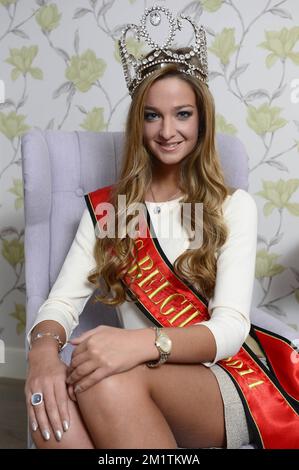 20140112 - DE PANNE, BELGIQUE: Miss Belgium 2014, Laurence Langen photographié pendant la séance photo, le lendemain du concours de beauté Miss Belgium 2014 à l'Hôtel Ara Dune, dimanche 12 janvier 2014, à de panne. BELGA PHOTO DIRK WAEM Banque D'Images