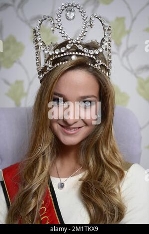 20140112 - DE PANNE, BELGIQUE: Miss Belgium 2014, Laurence Langen photographié pendant la séance photo, le lendemain du concours de beauté Miss Belgium 2014 à l'Hôtel Ara Dune, dimanche 12 janvier 2014, à de panne. BELGA PHOTO DIRK WAEM Banque D'Images