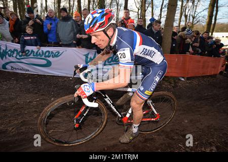 20140202 - HOOGERHEIDE, PAYS-BAS: Français Francis Mourey en action pendant la course d'élite masculine aux championnats du monde de cyclocross de l'UCI, dimanche 02 février 2014 à Hoogerheide, pays-Bas. BELGA PHOTO DAVID STOCKMAN Banque D'Images