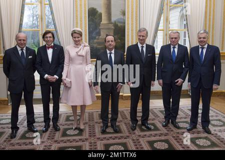 20140206 - PARIS, FRANCE : le ministre français des Affaires étrangères Laurent Fabius, le Premier ministre belge Elio Di Rupo, la reine Mathilde de Belgique, le président français François Hollande, le roi Philippe - Filip de Belgique, Jean-Marc Ayrault, Le Ministre Président de la République française et le Vice-Premier Ministre belge et Ministre des Affaires étrangères Didier Reynders photographiés lors de la visite officielle à l'étranger du nouveau Roi et Reine belge, au Président de la République française François Hollande à Paris, en France, le jeudi 06 février 2014. PISCINE PHOTO DE BELGA Banque D'Images