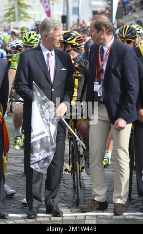 Roi Philippe - Filip de Belgique et Christian Prudhomme, directeur du cyclisme de l'ASO (Amaury Sport Organisation) en photo au début de l'édition 100th de la course cycliste d'une journée Liège-Bastogne-Liège, dimanche 27 avril 2014, à Liège. Banque D'Images