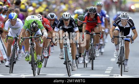 Italien Matteo Trentin de l'équipe Omega Pharma - Quick Step sprints pour la fin de la phase 7 de l'édition 101st de la course cycliste Tour de France, à 234,5 km d'Epernay à Nancy. Banque D'Images