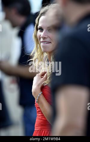 Marion Rousse, petite amie française de Tony Gallopin, photographiée à l'étape 9 de l'édition 101st de la course cycliste Tour de France, à 170 km de Gerardmer à Mulhouse, le dimanche 13 juillet 2014, en France. Banque D'Images