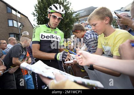 Belgian Maarten Wynants of Belkin Pro Cycling Team photographié avant l'édition 9th de la course cycliste 'Prodronde van Lommel', mercredi 30 juillet 2014 à Lommel. Le concours fait partie des 'critérios' traditionnels, courses locales dans lesquelles se disputent principalement les cyclistes qui ont roulé sur le Tour de France. Banque D'Images