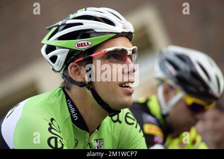 Belgian Maarten Wynants of Belkin Pro Cycling Team photographié avant l'édition 9th de la course cycliste 'Prodronde van Lommel', mercredi 30 juillet 2014 à Lommel. Le concours fait partie des 'critérios' traditionnels, courses locales dans lesquelles se disputent principalement les cyclistes qui ont roulé sur le Tour de France. Banque D'Images