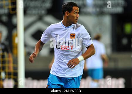 20140821 - LOKEREN, BELGIQUE: Tom Ince de Hull photographié en action lors d'un match de football entre l'équipe belge de première division Sporting Lokeren et l'équipe anglaise Hull City A.F.C., jeudi 21 août 2014 à Lokeren, la première partie des éliminatoires pour le concours de l'UEFA Europa League. BELGA PHOTO LUC CLAESSEN Banque D'Images