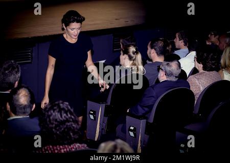 20141003 - NAMUR, BELGIQUE: Actrice Emma de Caunes photographiée lors de l'ouverture de l'édition 29th du Festival international du film francophone de Namur, vendredi 03 octobre 2014, à Namur. BELGA PHOTO BRUNO FAHY Banque D'Images