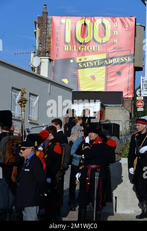 20141004 - LE HAVRE, FRANCE: L'illustration montre une affiche intitulée "100 ans de Belgique - Sainte-adresse" lors d'une cérémonie pour le 100th anniversaire de la première Guerre mondiale, samedi 04 octobre 2014, au Havre, France. BELGA PHOTO ERIC LALMAND Banque D'Images