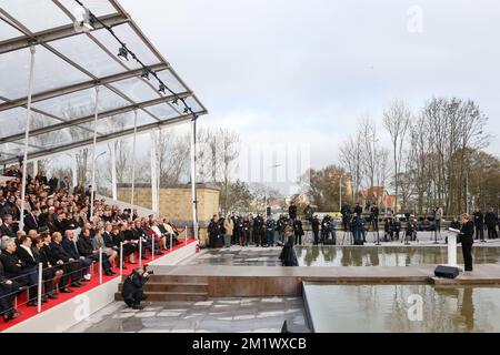 20141028 - NIEUWPOORT, BELGIQUE: La chancelière allemande Angela Merkel prononce un discours lors d'une cérémonie pour commémorer le 100th anniversaire de la 'bataille d'Ypres' pendant la première Guerre mondiale, au monument du roi Albert I à Nieuwpoort, le mardi 28 octobre 2014. La première bataille d'Ypres a duré du 19 octobre 1914 au 22 novembre 1914. BELGA PHOTO THIERRY ROGE Banque D'Images