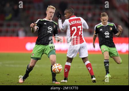 20141211 - LIEGE, BELGIQUE : Lex Immers, milieu de terrain de Feyenoord, et Darwin Andrade, de Standard, se battent pour le ballon lors d'un match entre Standard de Liège et l'équipe néerlandaise Feyenoord le dernier jour de la phase de groupe du tournoi Europa League, dans le groupe G, au stade de Liège, le jeudi 11 décembre 2014. BELGA PHOTO YORICK JANSENS Banque D'Images