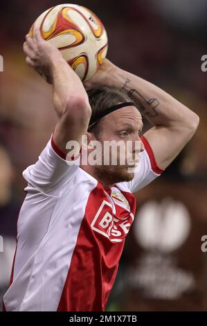 20141211 - LIEGE, BELGIQUE : Ronnie Stam de Standard photographié lors d'un match entre Standard de Liège et l'équipe néerlandaise Feyenoord le dernier jour de la phase de groupe du tournoi Europa League, dans le groupe G, au stade de Liège, jeudi 11 décembre 2014. BELGA PHOTO YORICK JANSENS Banque D'Images