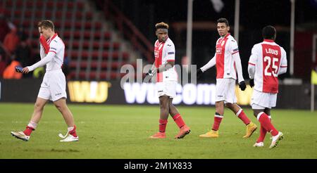 20141211 - LIEGE, BELGIQUE : Denis Milosevic de Standard, Tortol Lumanza de Standard, Igor de Camargo de Standard et Jeff Louis de Standard photographiés après un match entre Standard de Liège et l'équipe néerlandaise Feyenoord le dernier jour de la phase de groupe du tournoi Europa League, dans le groupe G, au stade de Liège, jeudi 11 décembre 2014. BELGA PHOTO YORICK JANSENS Banque D'Images