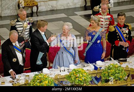 17-3-2015 COPENHAGUE - le roi Willem-Alexander et la reine Maxima des pays-Bas et la reine Margarethe et le prince Henrik du Danemark lors du banquet d'État au Palais Christiansborg à Copenhague, Danemark, 17 mars 2015. Le Prince héritier Frederik et la Princesse Mary le Roi et la Reine des pays-Bas sont au Danemark pour une visite d'État de deux jours. COPYRIGHT ROBIN UTRECHT Banque D'Images
