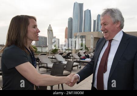 20150324 - DOHA, QATAR: Ancienne joueuse de tennis Justine Henin et Fédération Wallonie - Bruxelles Ministre de l'enseignement supérieur, de la recherche et des médias Jean-Claude Marcourt rencontre le quatrième jour d'une mission économique de la princesse belge Astrid au Qatar et aux Émirats arabes Unis du 21 au 27 mars, Mardi 24 mars 2015 à Doha, Qatar. BELGA PHOTO BENOIT DOPPAGNE Banque D'Images