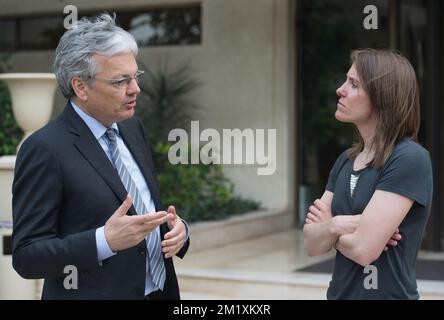 20150324 - DOHA, QATAR: Vice-Premier ministre et ministre des Affaires étrangères Didier Reynders et ancienne joueuse de tennis Justine Henin photographié pendant la quatrième journée d'une mission économique de la princesse belge Astrid au Qatar et aux Émirats arabes Unis du 21 au 27 mars, mardi 24 mars 2015 à Doha, Qatar. BELGA PHOTO BENOIT DOPPAGNE Banque D'Images