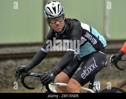 British Mark Cavendish de l'équipe Ettix - Quick-Step photographié en action lors de l'édition 77th de la course cycliste d'une journée Gent-Wevelgem, à 239 km de Deinze à Wevelgem, dimanche 29 mars 2015. Banque D'Images