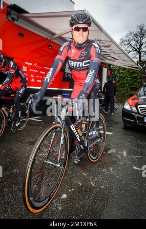 20150402 - OUDENAARDE, BELGIQUE: Belge Greg Van Avermaet de BMC Racing Team photographié avant la reconnaissance de la piste du dimanche prochain 'ronde van Vlaanderen - Tour des Flandres - Tour de Flandre' course cycliste, jeudi 02 avril 2015, à Oudenaarde. BELGA PHOTO LUC CLAESSEN Banque D'Images