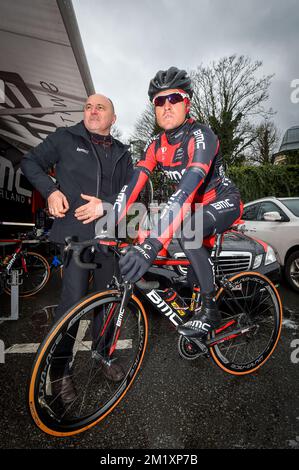 20150402 - OUDENAARDE, BELGIQUE: Belge Greg Van Avermaet de BMC Racing Team photographié avant la reconnaissance de la piste du dimanche prochain 'ronde van Vlaanderen - Tour des Flandres - Tour de Flandre' course cycliste, jeudi 02 avril 2015, à Oudenaarde. BELGA PHOTO LUC CLAESSEN Banque D'Images