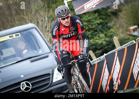 20150402 - OUDENAARDE, BELGIQUE: Belge Greg Van Avermaet de BMC Racing Team photographié sur le Paterberg lors de la reconnaissance de la piste de la course cycliste 'ronde van Vlaanderen - Tour des Flandres - Tour de Flandre' dimanche prochain, jeudi 02 avril 2015, à Oudenaarde. BELGA PHOTO LUC CLAESSEN Banque D'Images