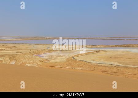 Walvis Bay Salt Holdings. Le plus grand producteur de sel solaire de mer en Afrique subsaharienne. Swakopmund, Namibie. Banque D'Images