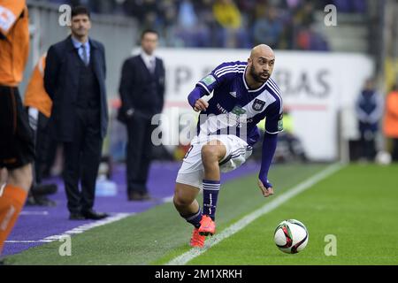 Anthony Vanden Borre d'Anderlecht photographié en action lors du match de la Jupiler Pro League entre RSC Anderlecht et Sporting Charleroi, à Bruxelles, le lundi 06 avril 2015, le premier jour du Play-Off 1. Banque D'Images