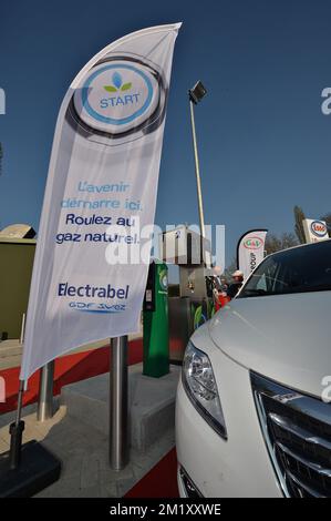 20150423 - TOURNAI, BELGIQUE: L'illustration montre un drapeau Electrabel lors de l'inauguration de la première station de gaz naturel comprimé (GNC) en Wallonie, le jeudi 23 avril 2015 à Tournai. BELGA PHOTO DAVID STOCKMAN Banque D'Images