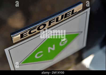 20150423 - TOURNAI, BELGIQUE: L'illustration montre le logo CNG lors de l'inauguration de la première station de gaz naturel comprimé (CNG) en Wallonie, le jeudi 23 avril 2015 à Tournai. BELGA PHOTO DAVID STOCKMAN Banque D'Images