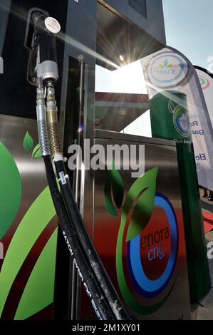 20150423 - TOURNAI, BELGIQUE: L'illustration montre une pompe à carburant lors de l'inauguration de la première station de gaz naturel comprimé (GNC) en Wallonie, le jeudi 23 avril 2015 à Tournai. BELGA PHOTO DAVID STOCKMAN Banque D'Images