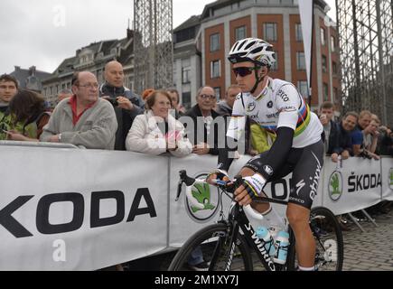 Champion du monde polonais Michal Kwiatkowski de l'équipe Ettix - Quick-Step photographié au début de l'édition 101th de la course cycliste d'une journée Liège-Bastogne-Liège, dimanche 26 avril 2015, à Liège. Banque D'Images